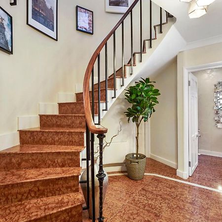 Mews House London With Private Patio & Parking Villa Luaran gambar